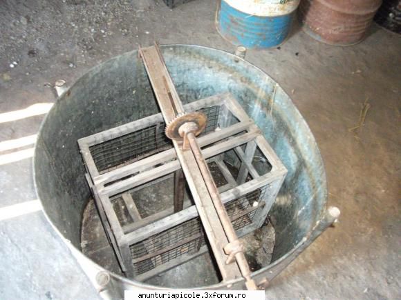 centriguga model vechi vand centrifuga ,tabla zincata, model mai vechi, rame stas sau