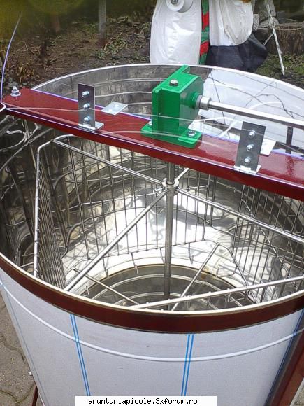 centrifugi echipament apicol din inox preturi producator centrifuga rame